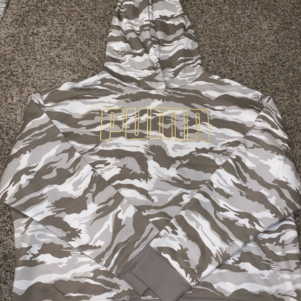 Camo Cropped Hoodie